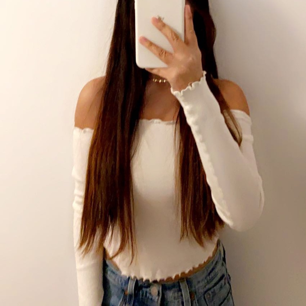 White off the shoulder crop top